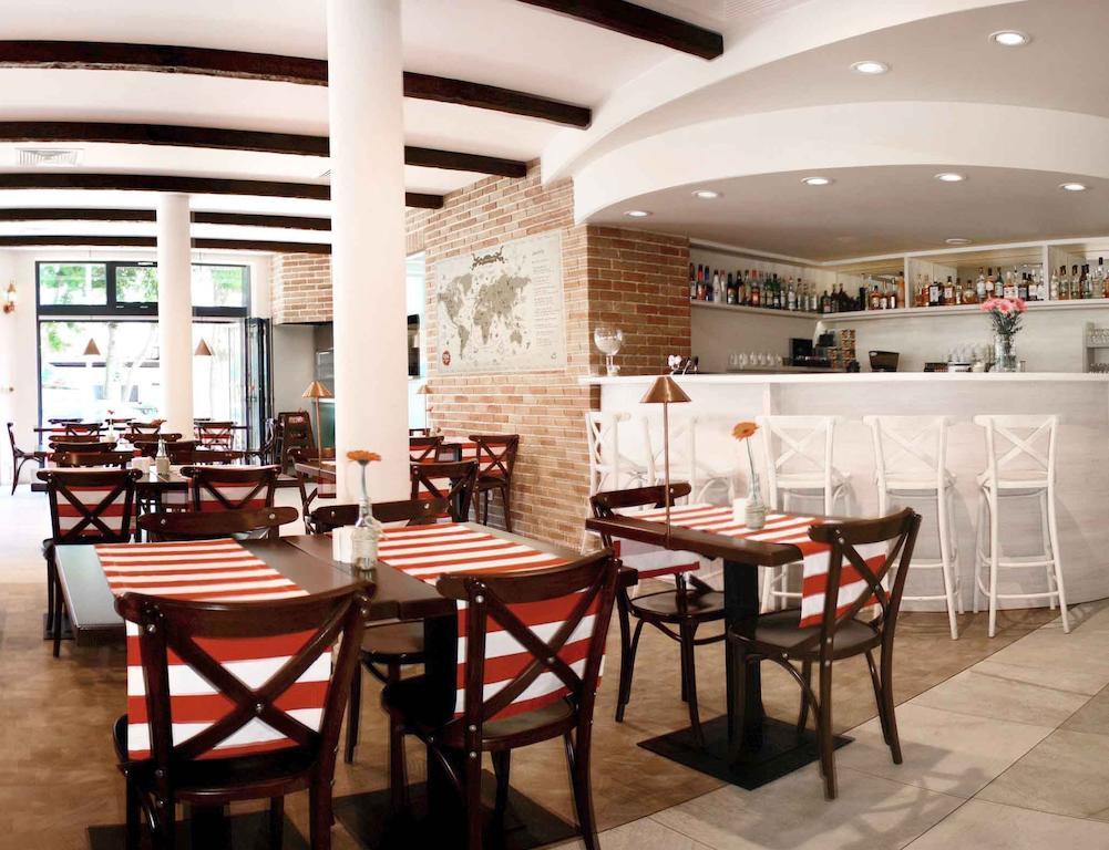 Apartamenty Mesa Grill Restaurant Cafe Dźwirzyno Exteriér fotografie